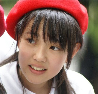 高井つき奈